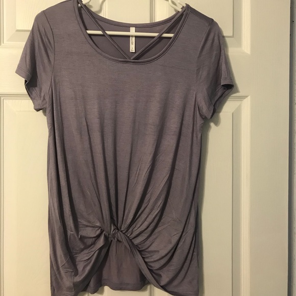 Tops - Purple short sleeve knot/twist top
